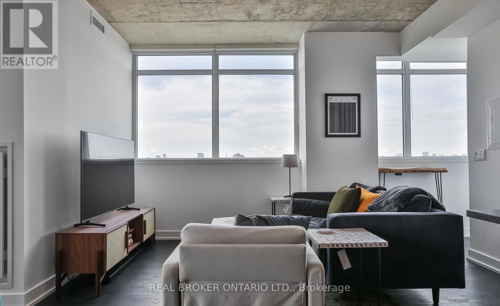Photo 5 of 1021 20 Minowan Miikan Lane, Toronto ON