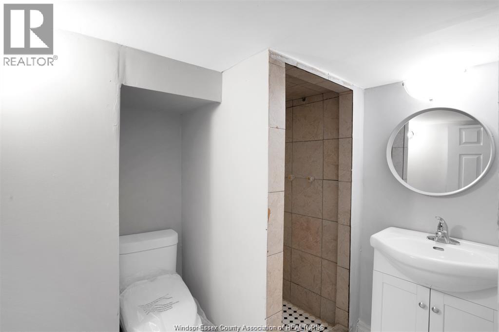 Photo 6 of 576 Shepherd Street East Unit Lower, Windsor ON
