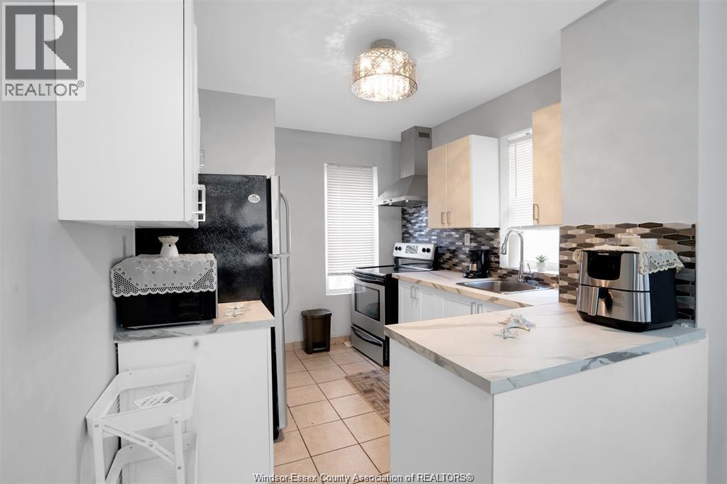 Photo 3 of 576 Shepherd Street East Unit Upper, Windsor ON