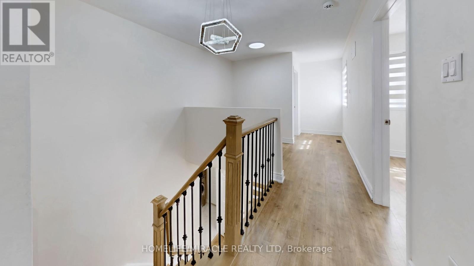Photo 23 of 17 Beaverhall Road, Brampton ON