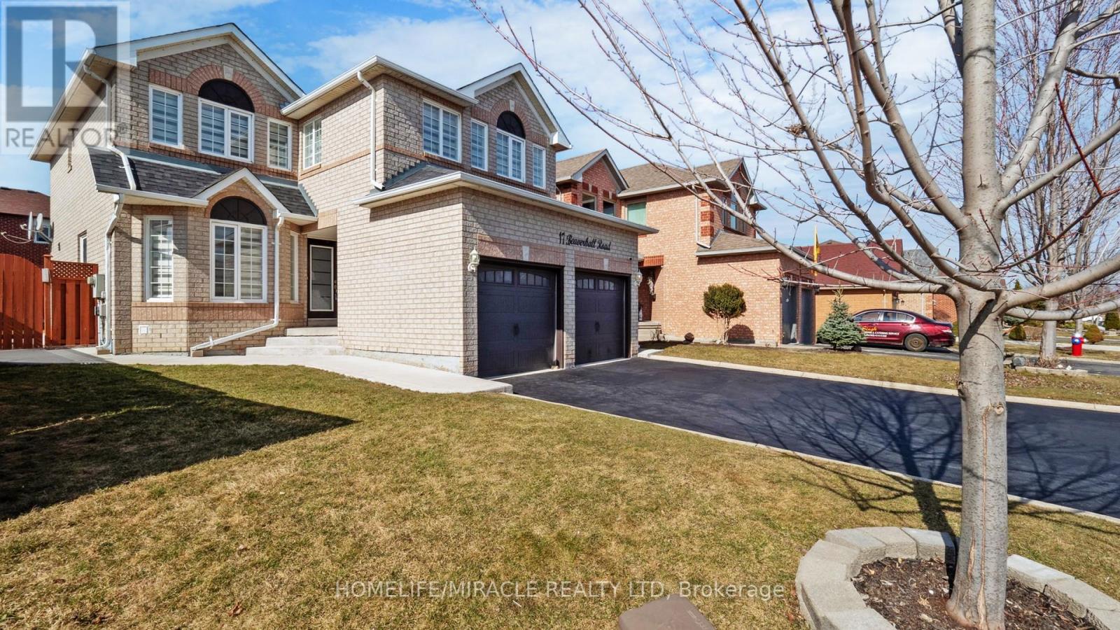 Photo 2 of 17 Beaverhall Road, Brampton ON