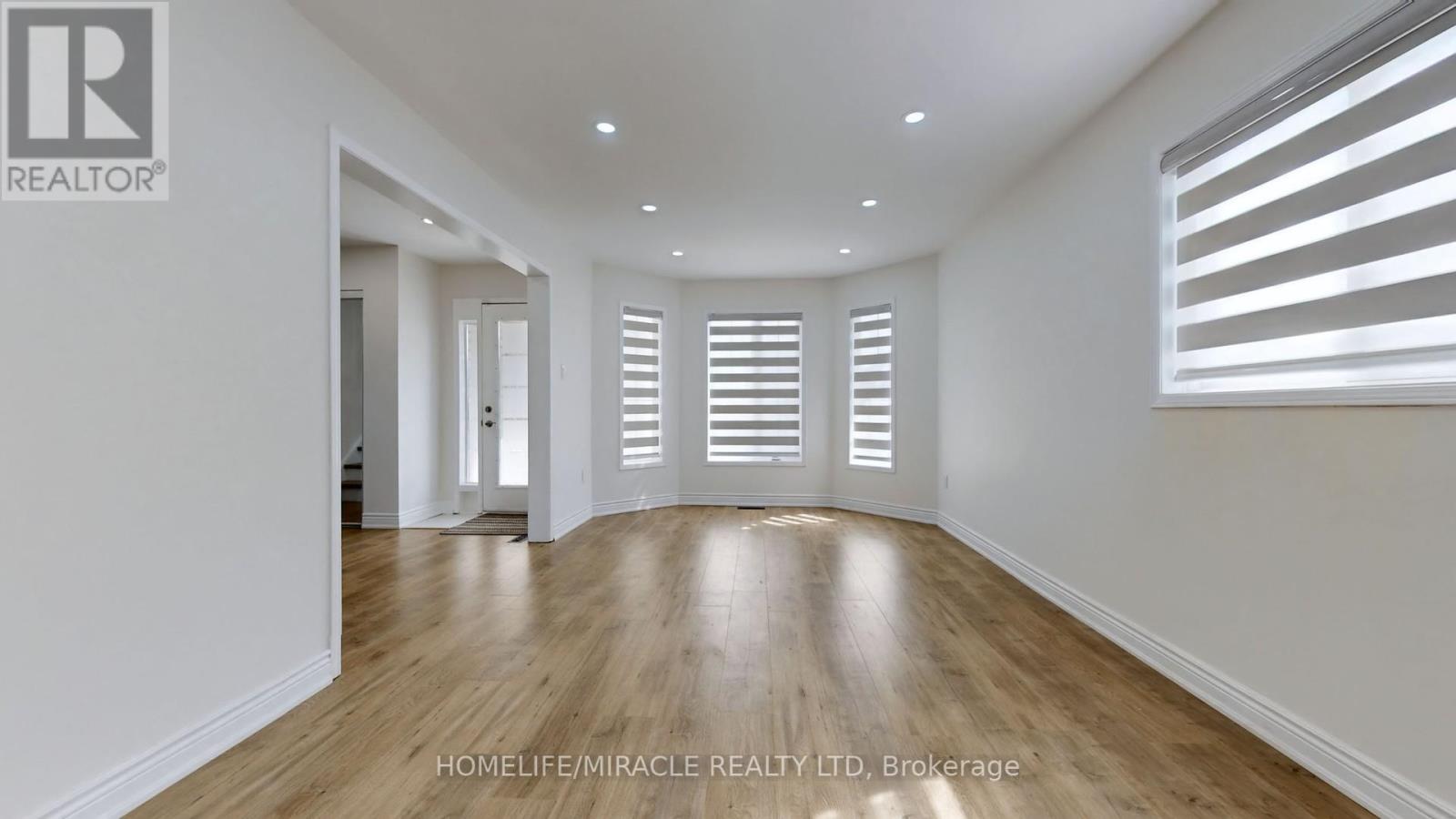 Photo 5 of 17 Beaverhall Road, Brampton ON