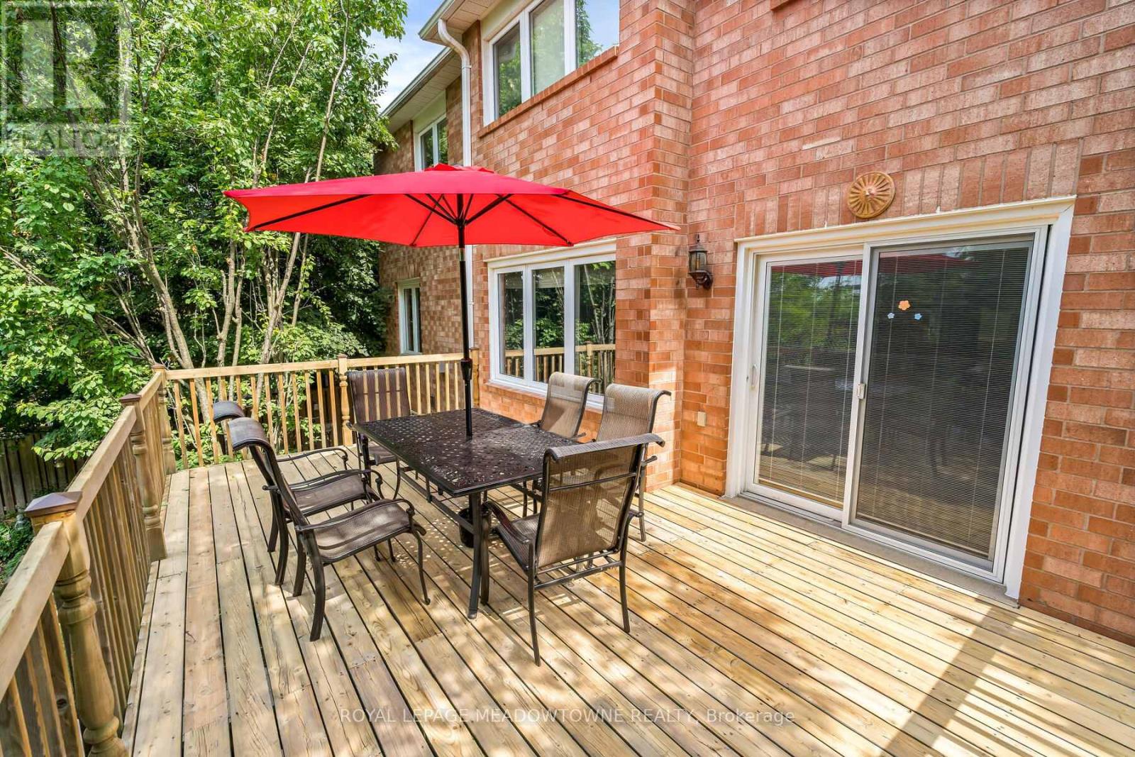 Photo 23 of 10 Janet Court, Halton Hills ON