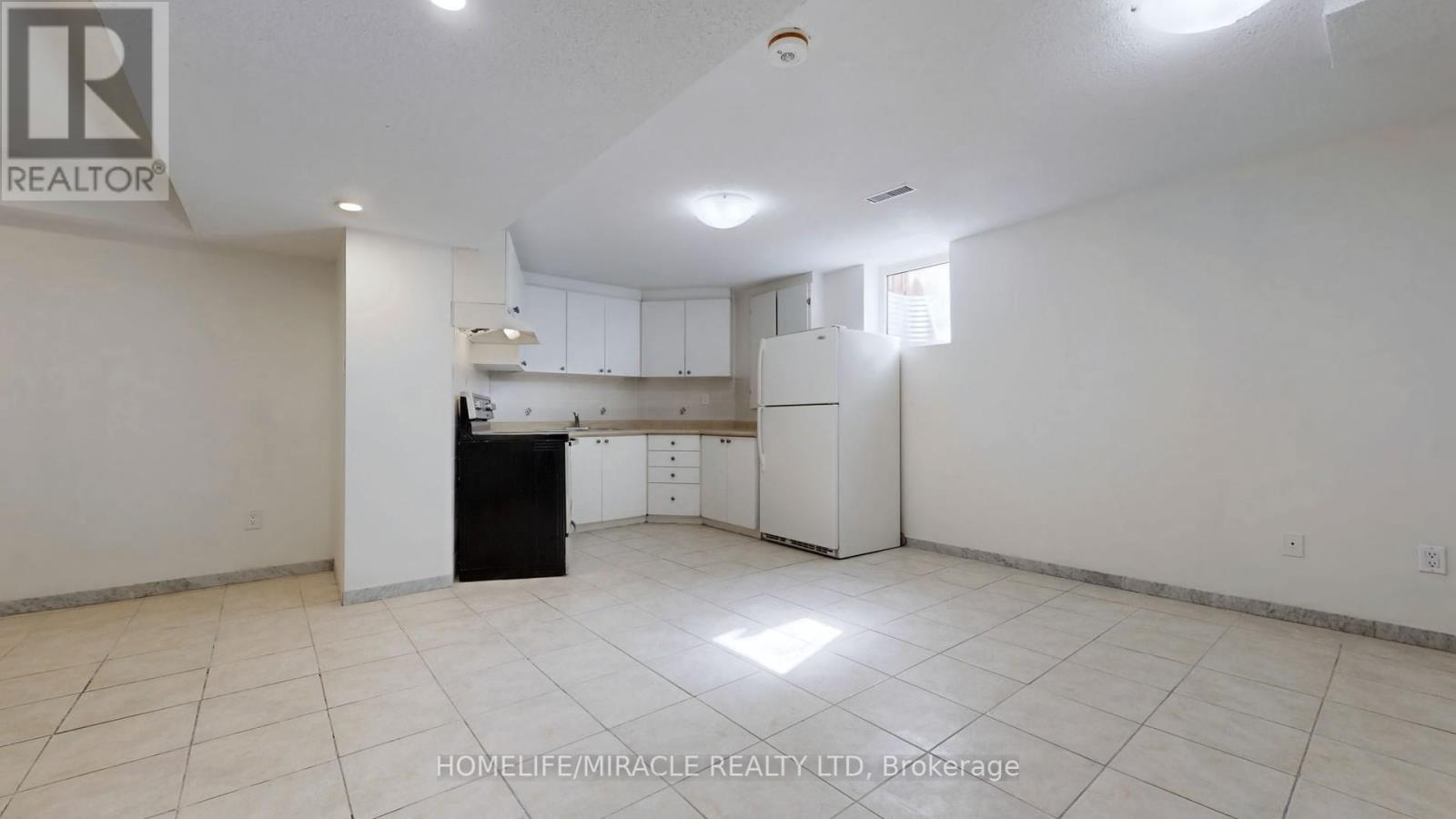 Photo 45 of 17 Beaverhall Road, Brampton ON