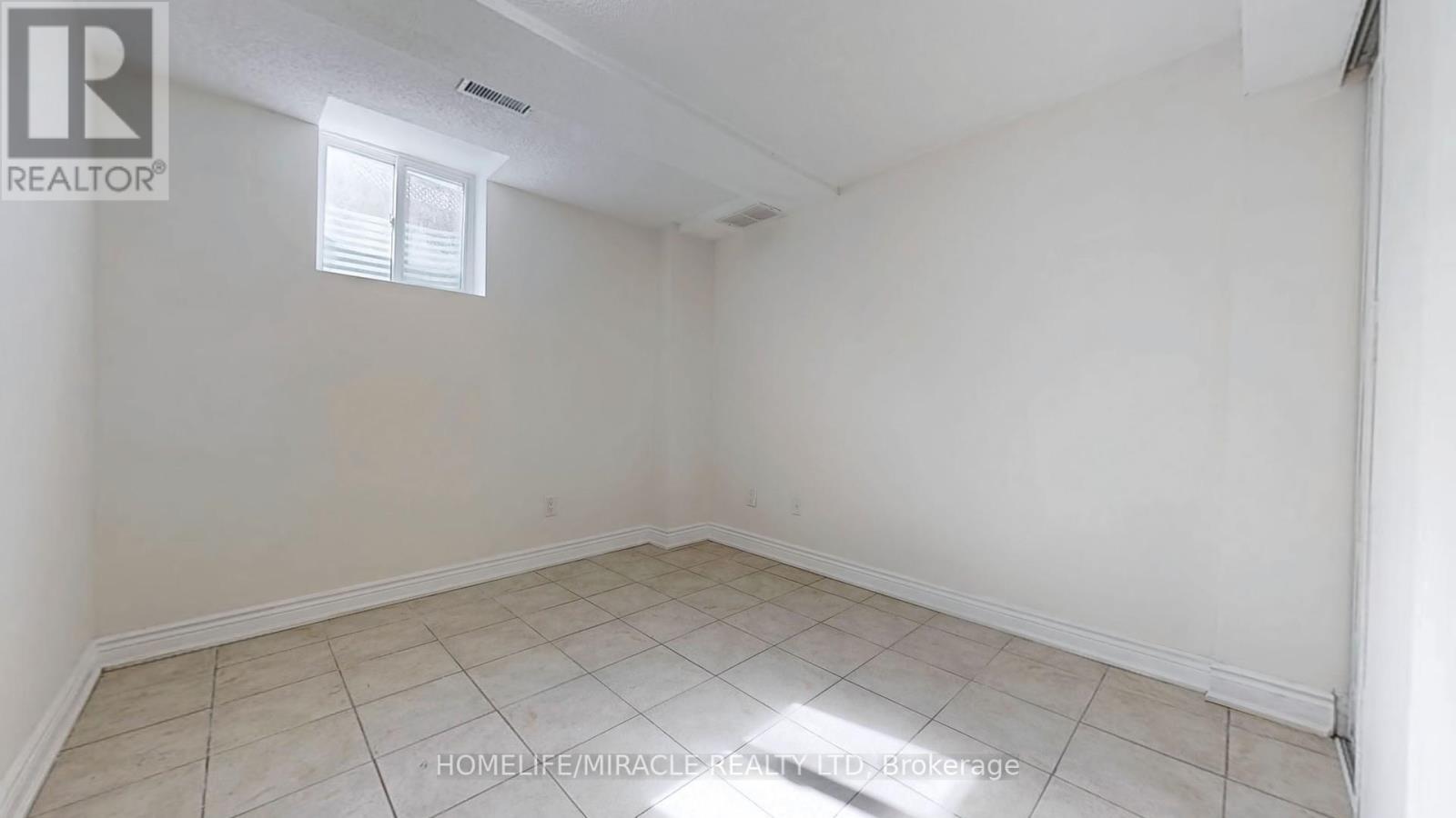Photo 47 of 17 Beaverhall Road, Brampton ON