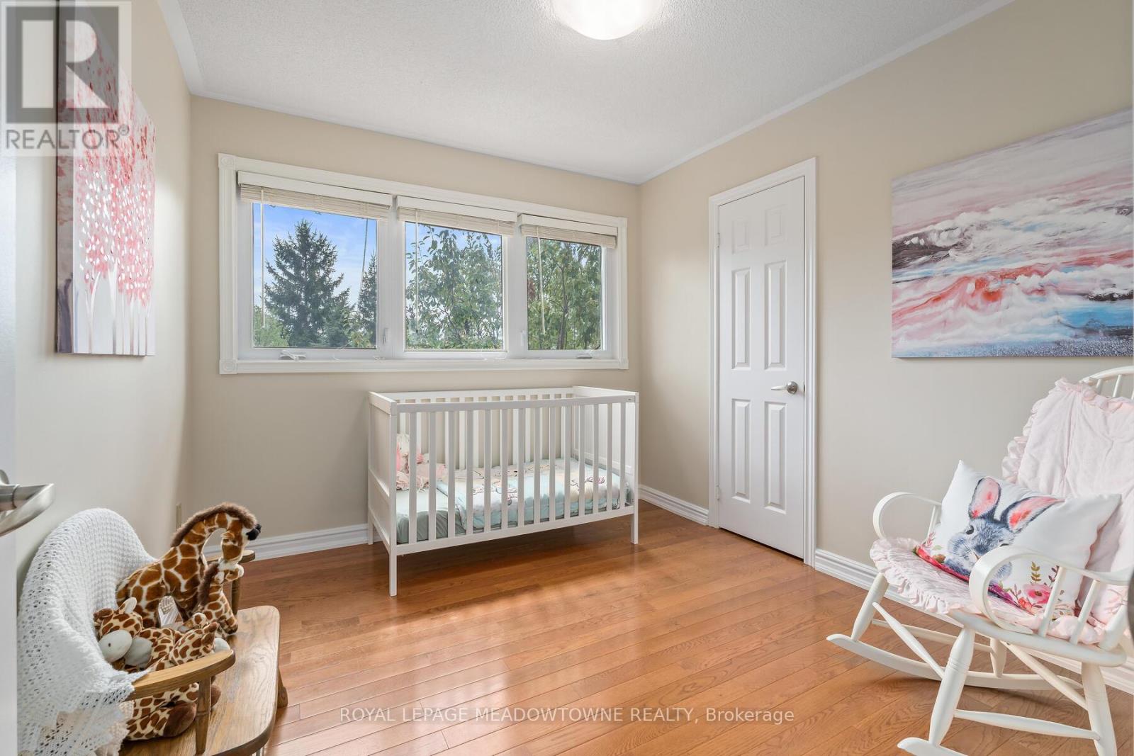 Photo 20 of 10 Janet Court, Halton Hills ON