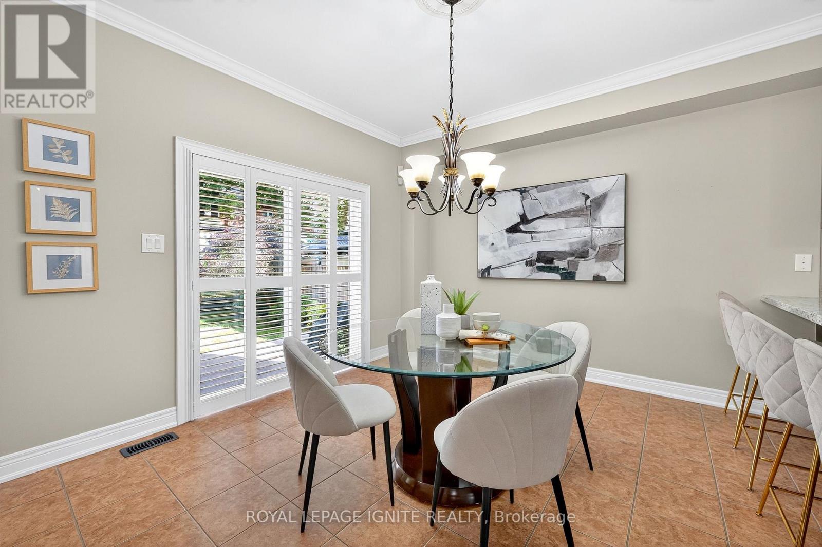 Photo 11 of 95 Chelsea Crescent, Bradford West Gwillimbury ON
