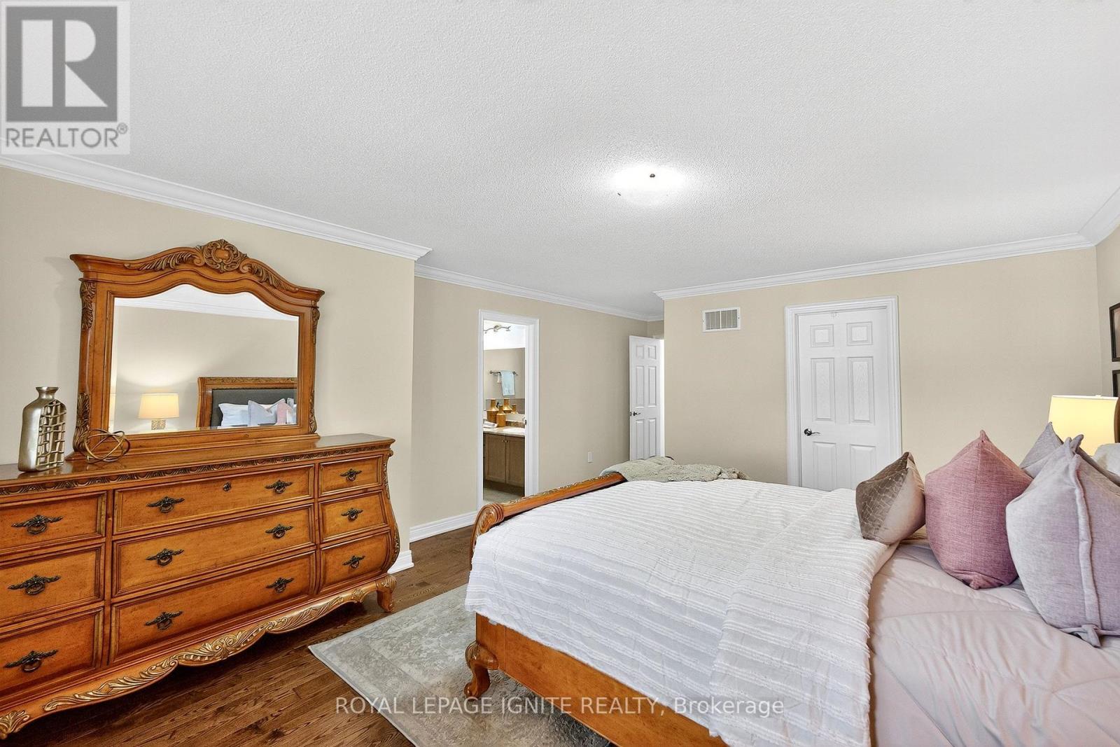Photo 23 of 95 Chelsea Crescent, Bradford West Gwillimbury ON
