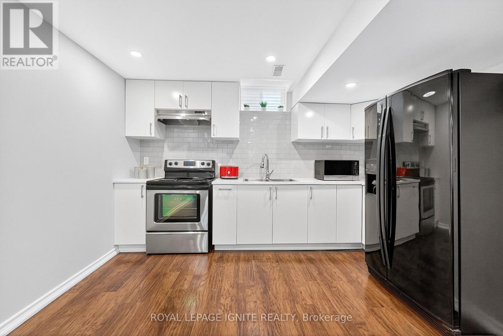 Photo 38 of 95 Chelsea Crescent, Bradford West Gwillimbury ON