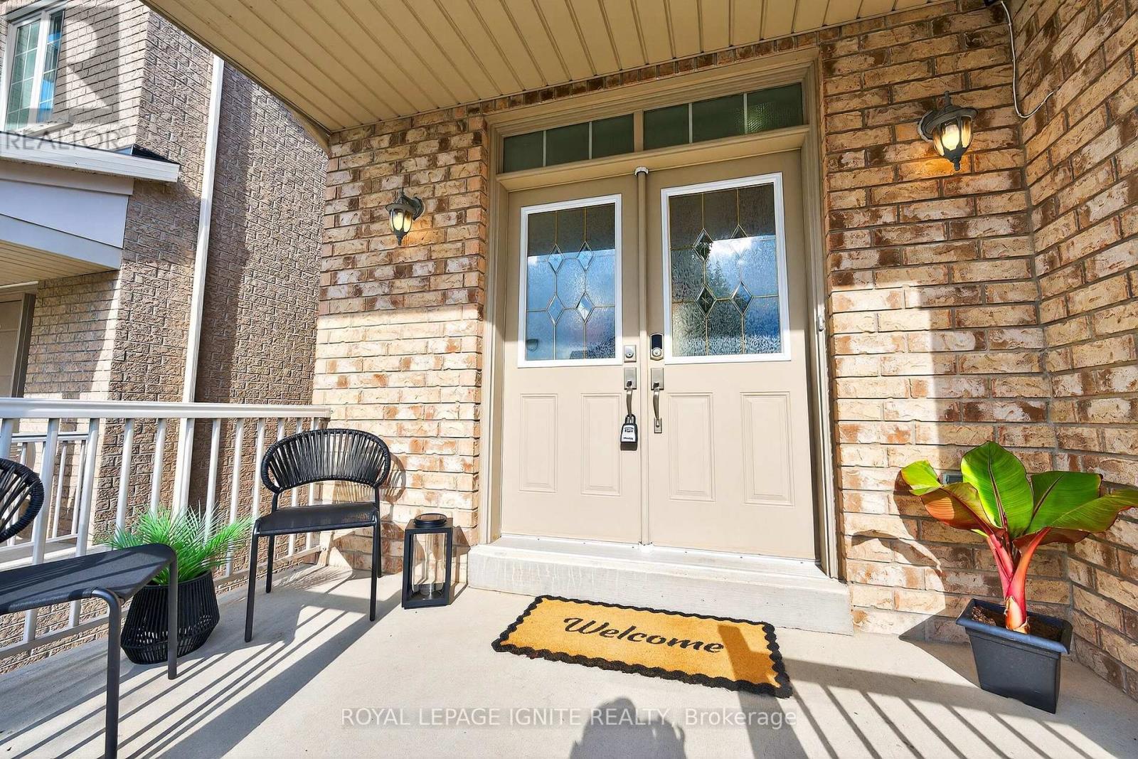 Photo 4 of 95 Chelsea Crescent, Bradford West Gwillimbury ON