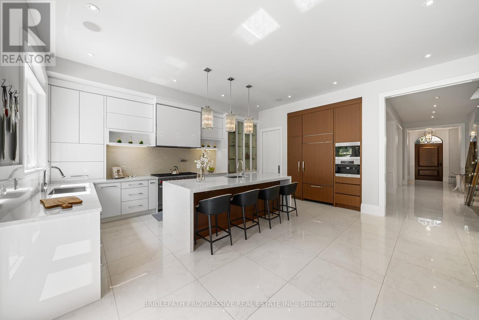 Photo 11 of 25 Portree Crescent, Markham ON