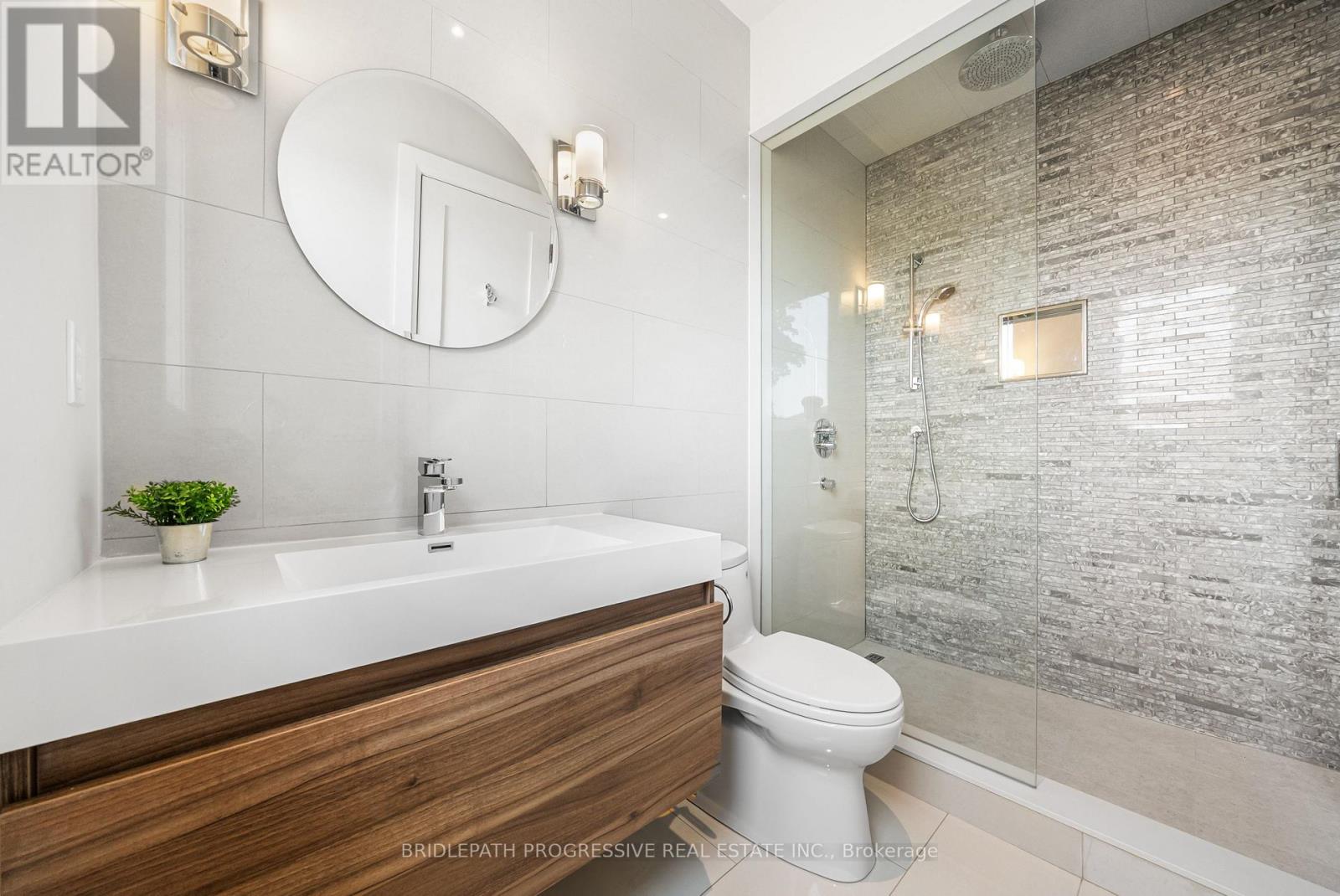 Photo 28 of 25 Portree Crescent, Markham ON