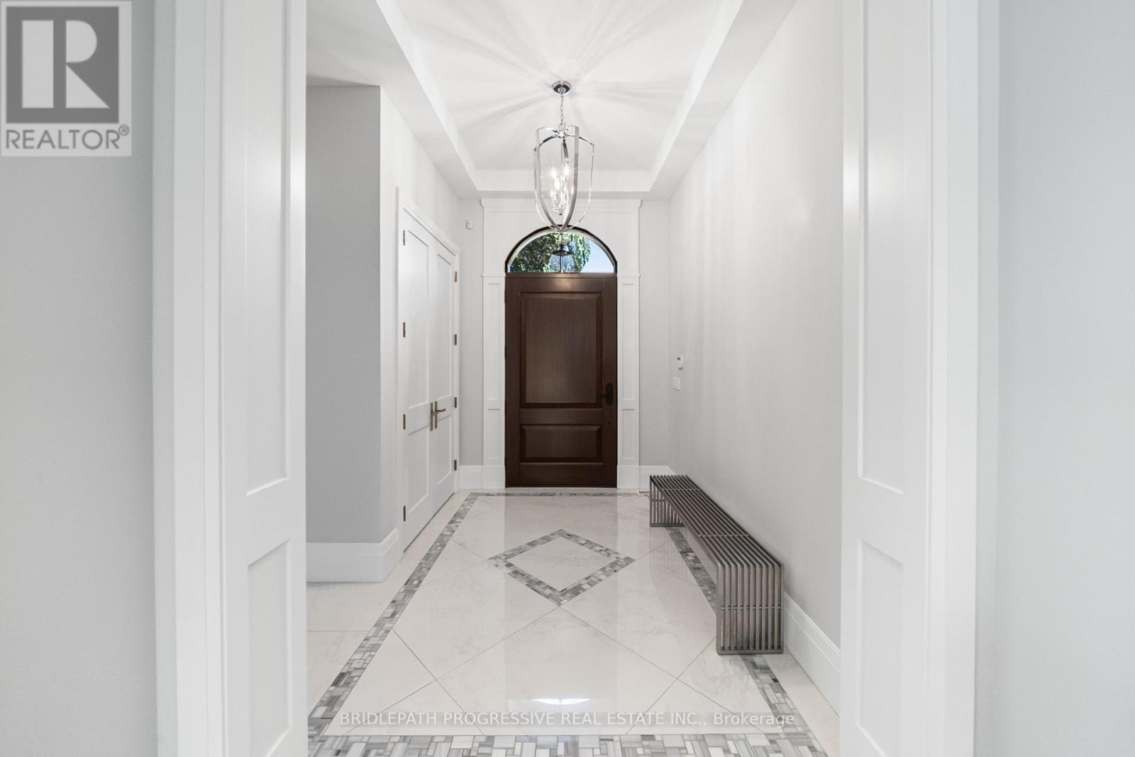Photo 3 of 25 Portree Crescent, Markham ON