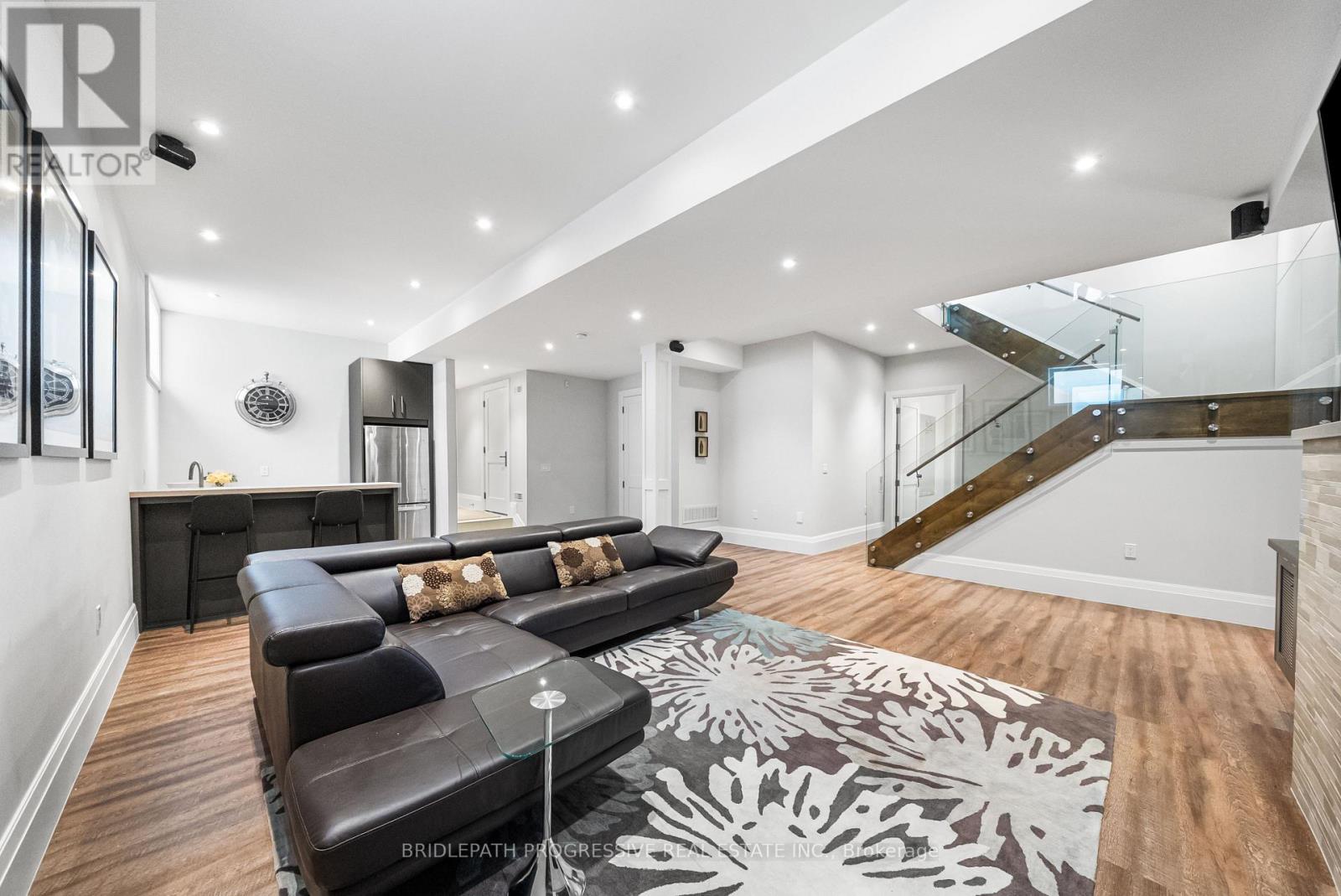 Photo 35 of 25 Portree Crescent, Markham ON