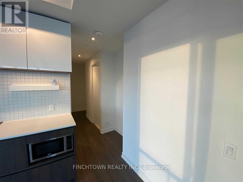 Photo 9 of 6109 950 Portage Parkway, Vaughan ON