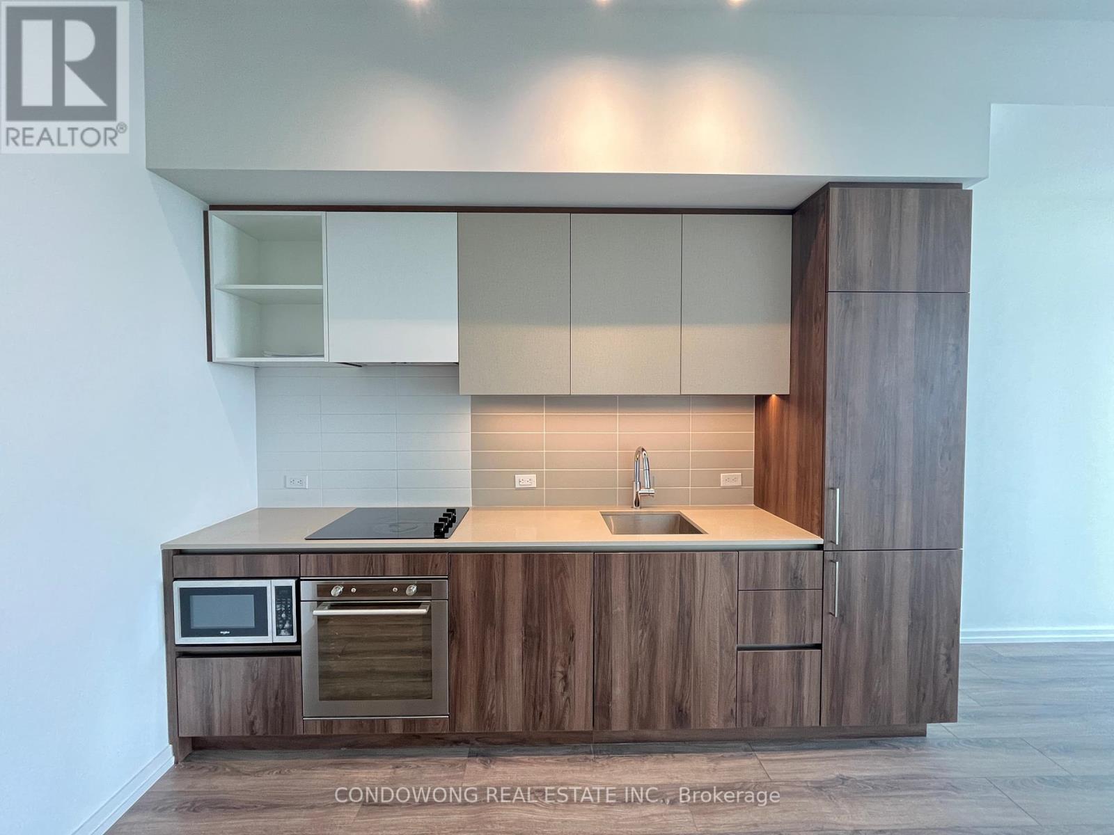 Photo 2 of 2506 1000 Portage Parkway, Vaughan ON