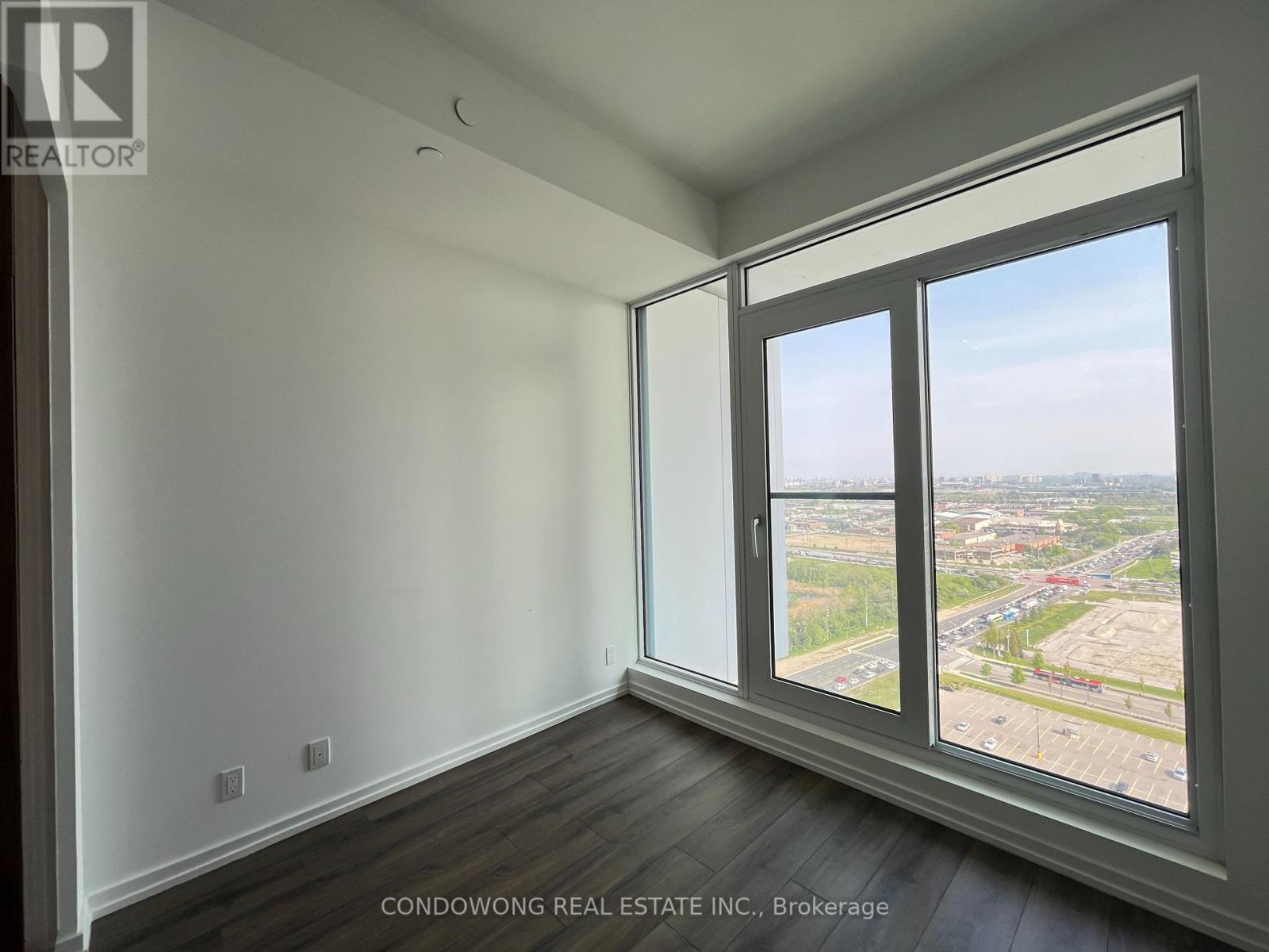 Photo 4 of 2506 1000 Portage Parkway, Vaughan ON