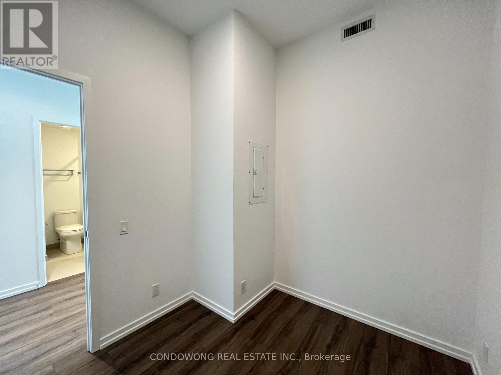 Photo 6 of 2506 1000 Portage Parkway, Vaughan ON