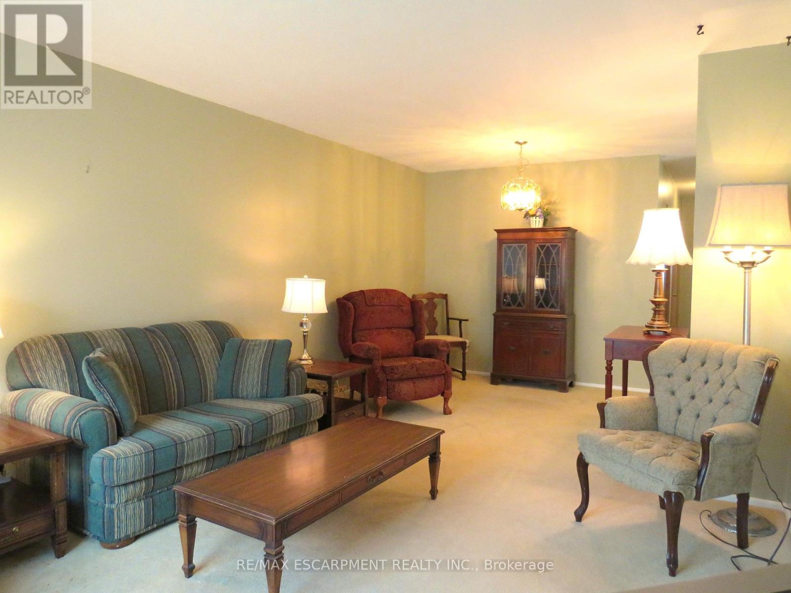 Photo 13 of 64 Luscombe Street, Hamilton ON
