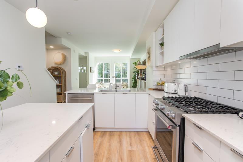 Photo 11 of 44 16561 17 A Avenue, Surrey BC