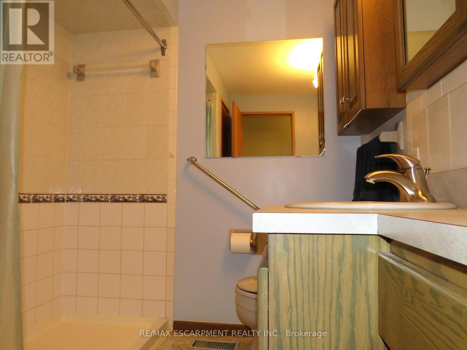 Photo 20 of 64 Luscombe Street, Hamilton ON