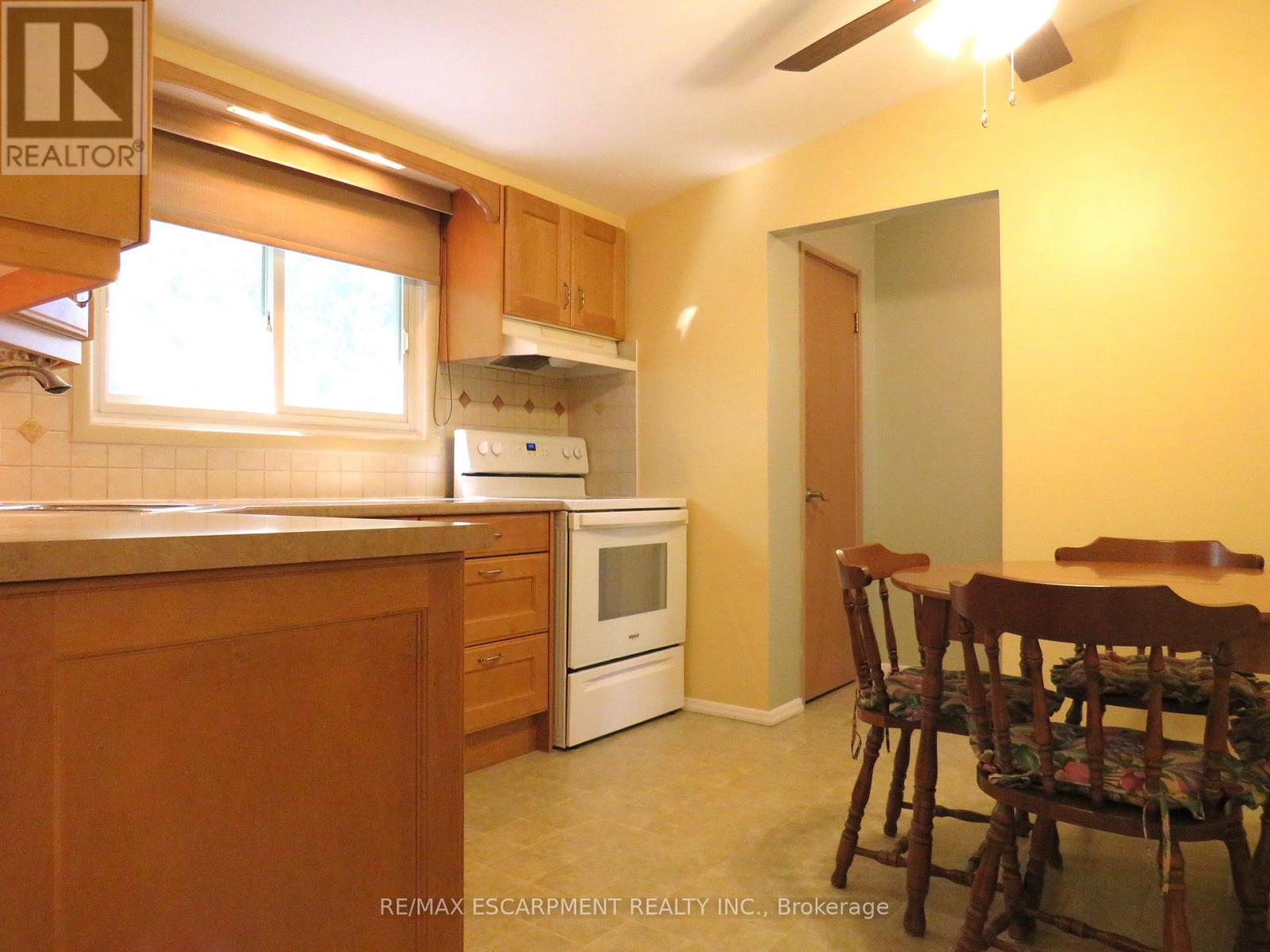 Photo 7 of 64 Luscombe Street, Hamilton ON