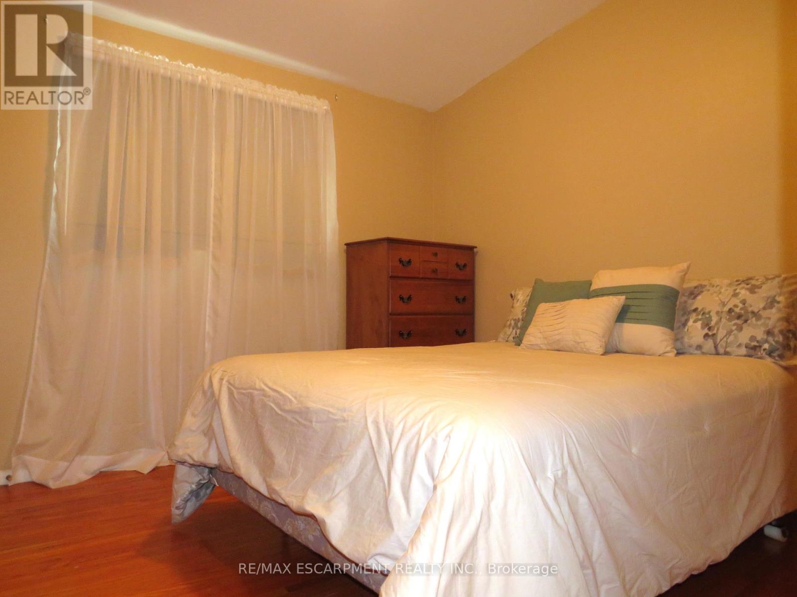 Photo 22 of 64 Luscombe Street, Hamilton ON