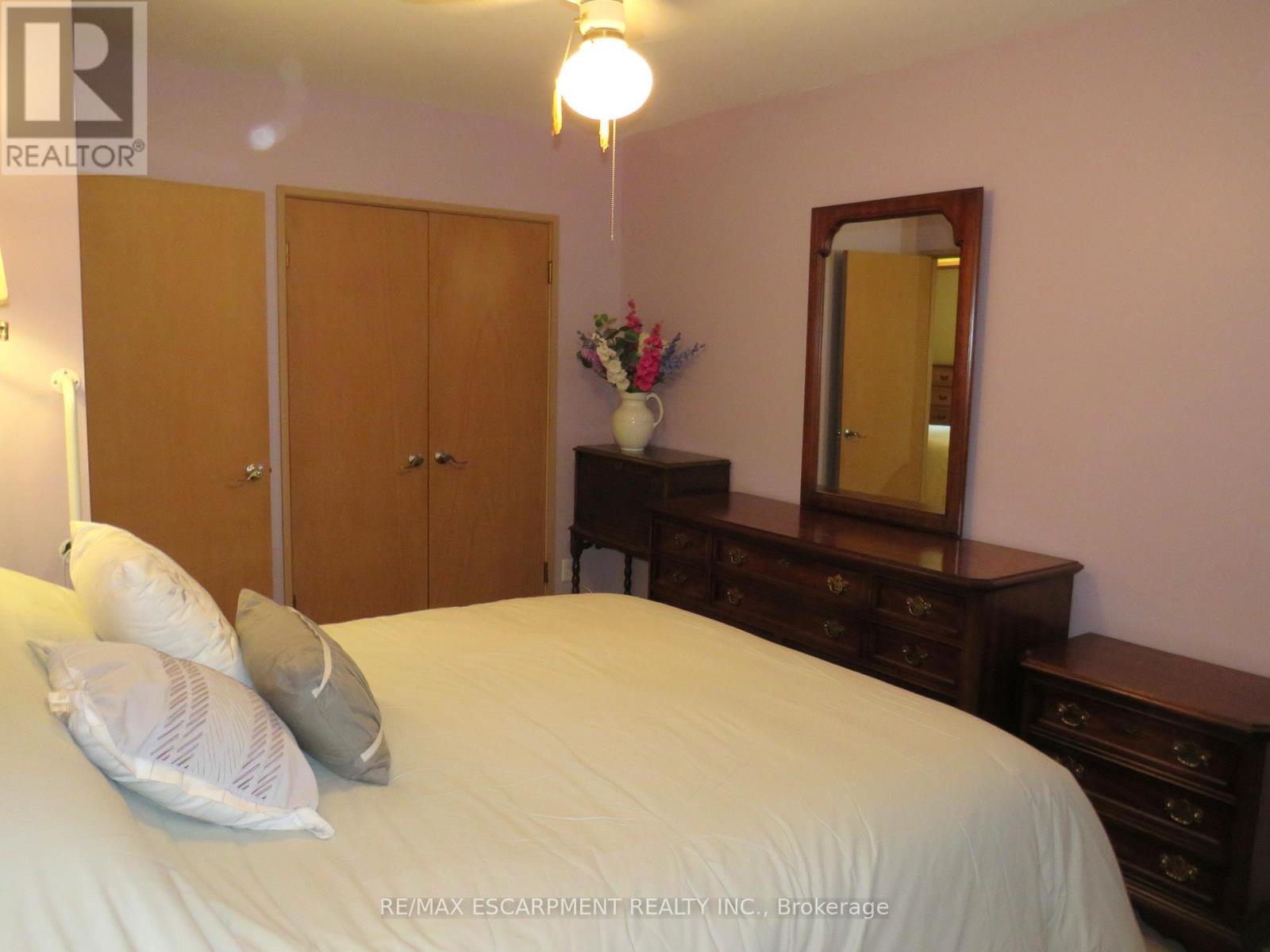 Photo 15 of 64 Luscombe Street, Hamilton ON