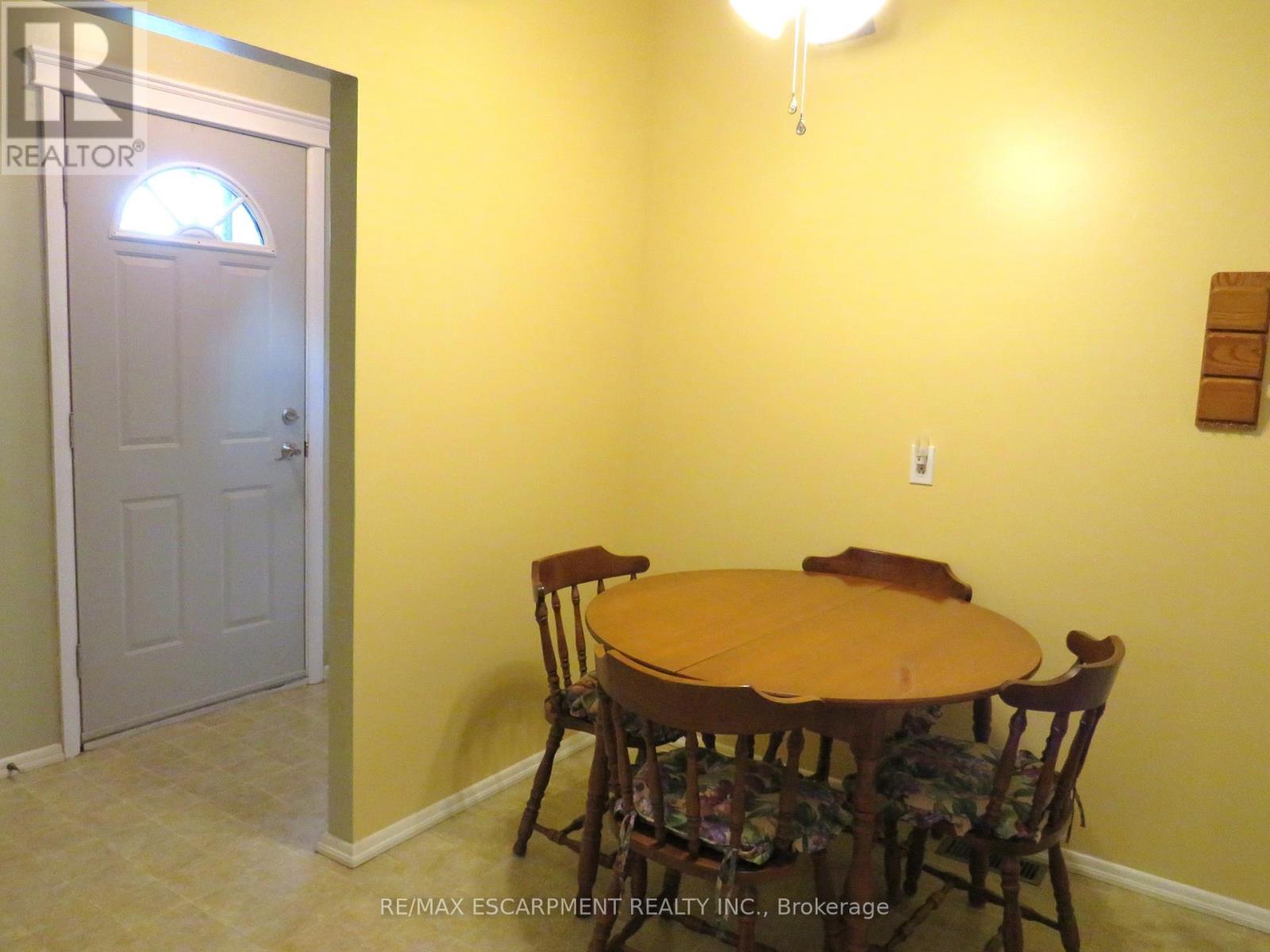 Photo 10 of 64 Luscombe Street, Hamilton ON