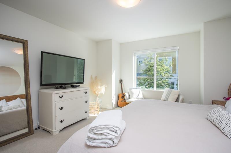 Photo 19 of 44 16561 17 A Avenue, Surrey BC
