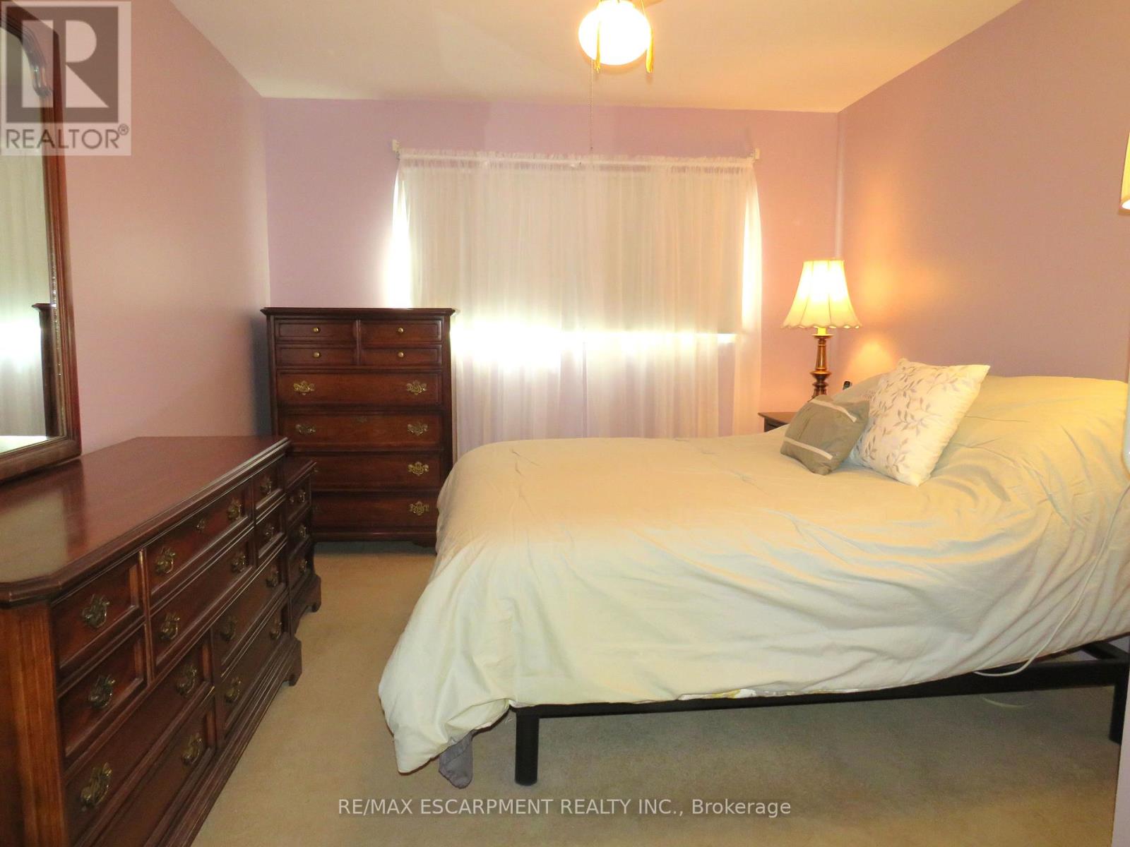Photo 14 of 64 Luscombe Street, Hamilton ON