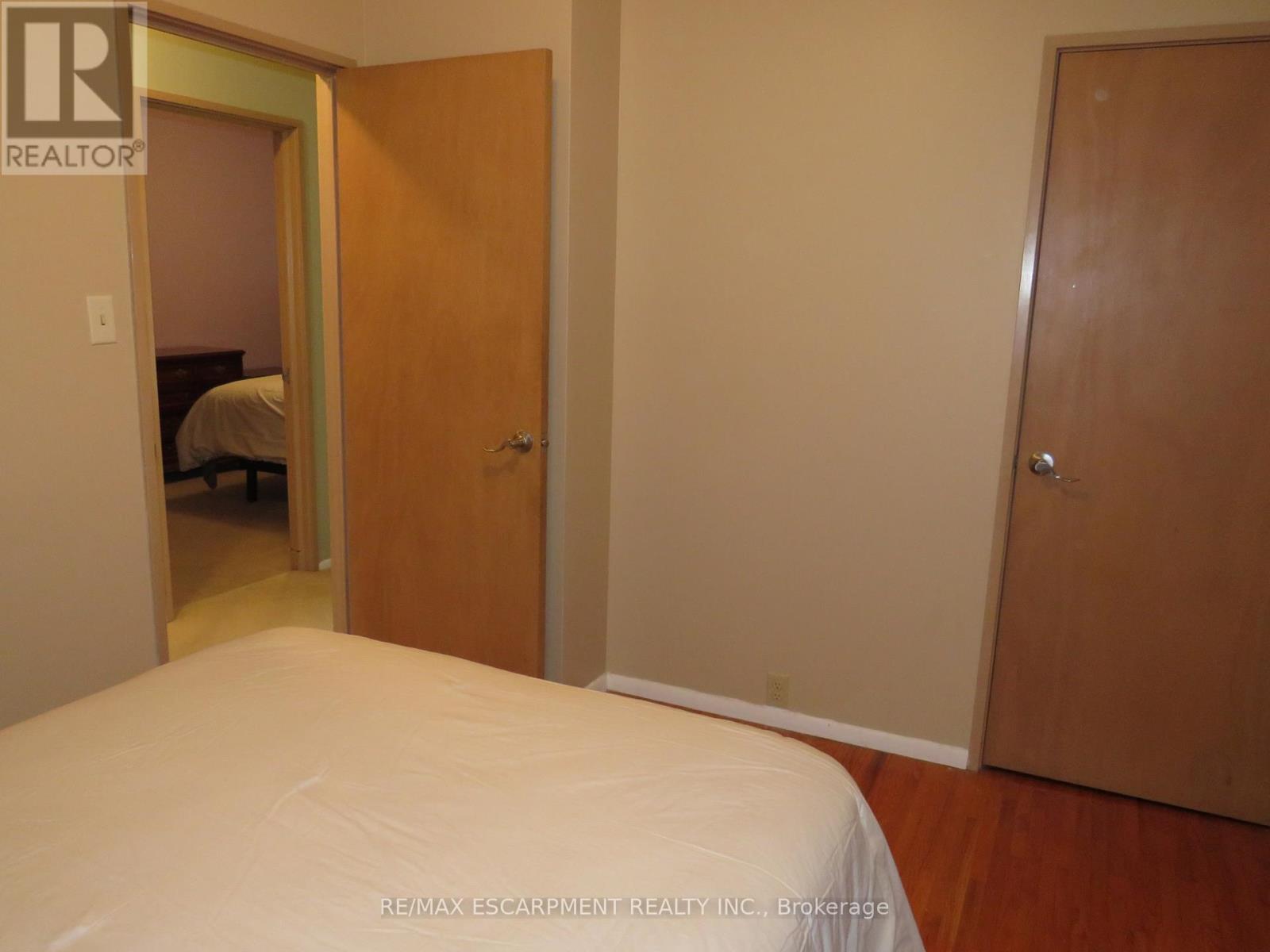 Photo 23 of 64 Luscombe Street, Hamilton ON