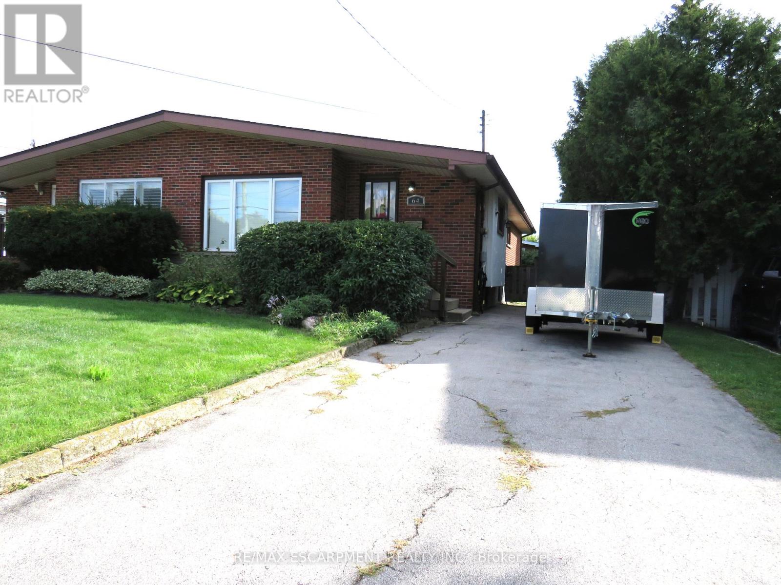 Photo 2 of 64 Luscombe Street, Hamilton ON