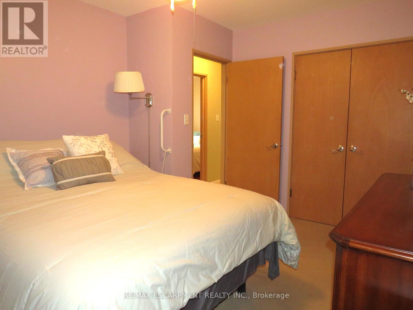 Photo 16 of 64 Luscombe Street, Hamilton ON