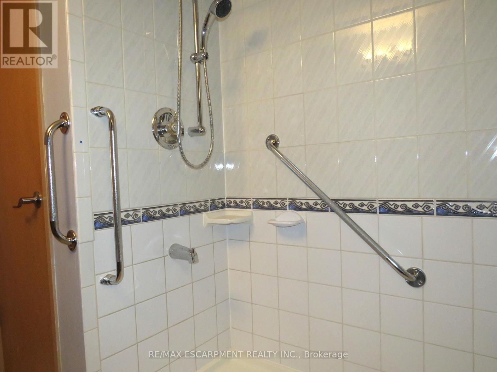 Photo 21 of 64 Luscombe Street, Hamilton ON