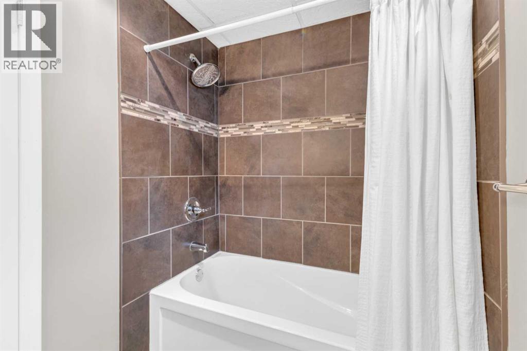 Photo 32 of 39 Reighley Close, Red Deer AB