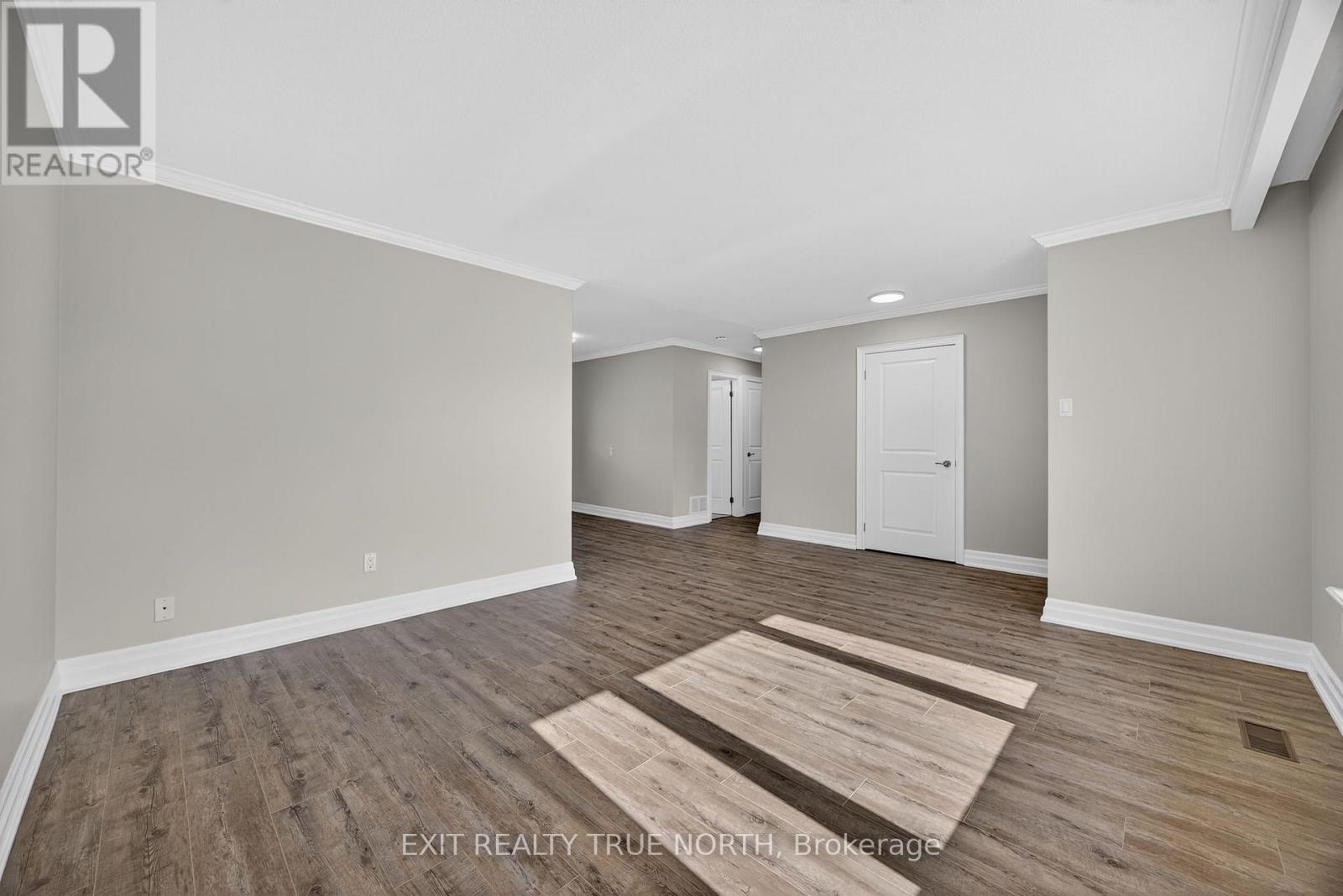 Photo 10 of 23 Janine Street, Barrie ON