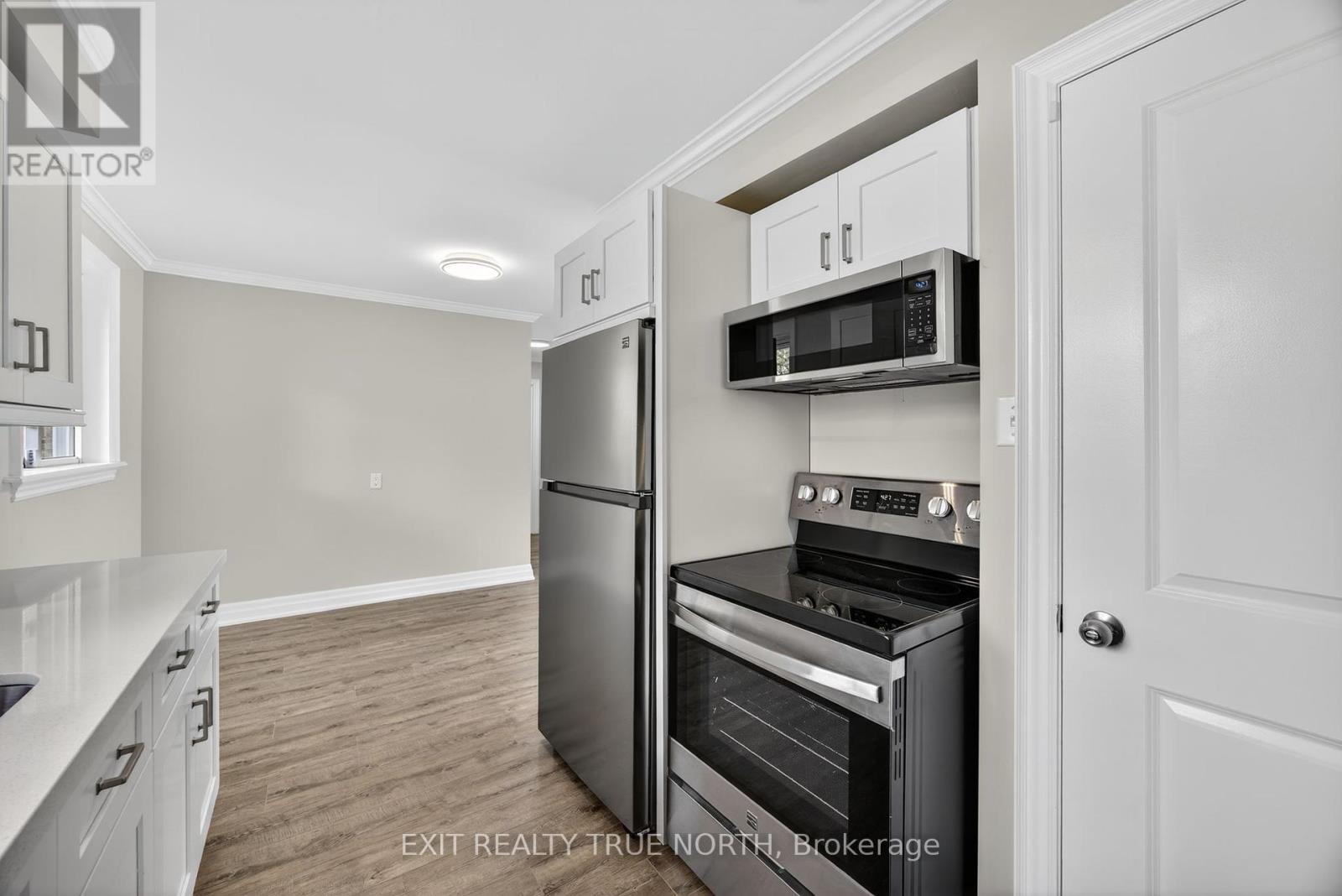 Photo 16 of 23 Janine Street, Barrie ON