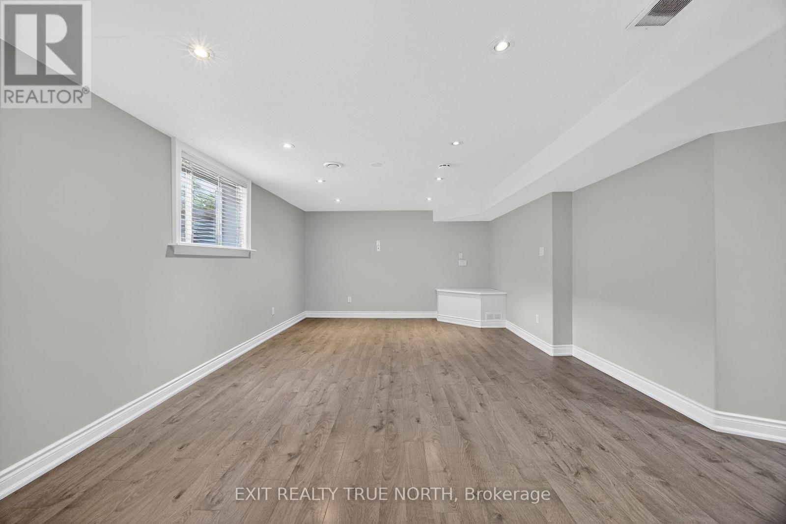Photo 31 of 23 Janine Street, Barrie ON