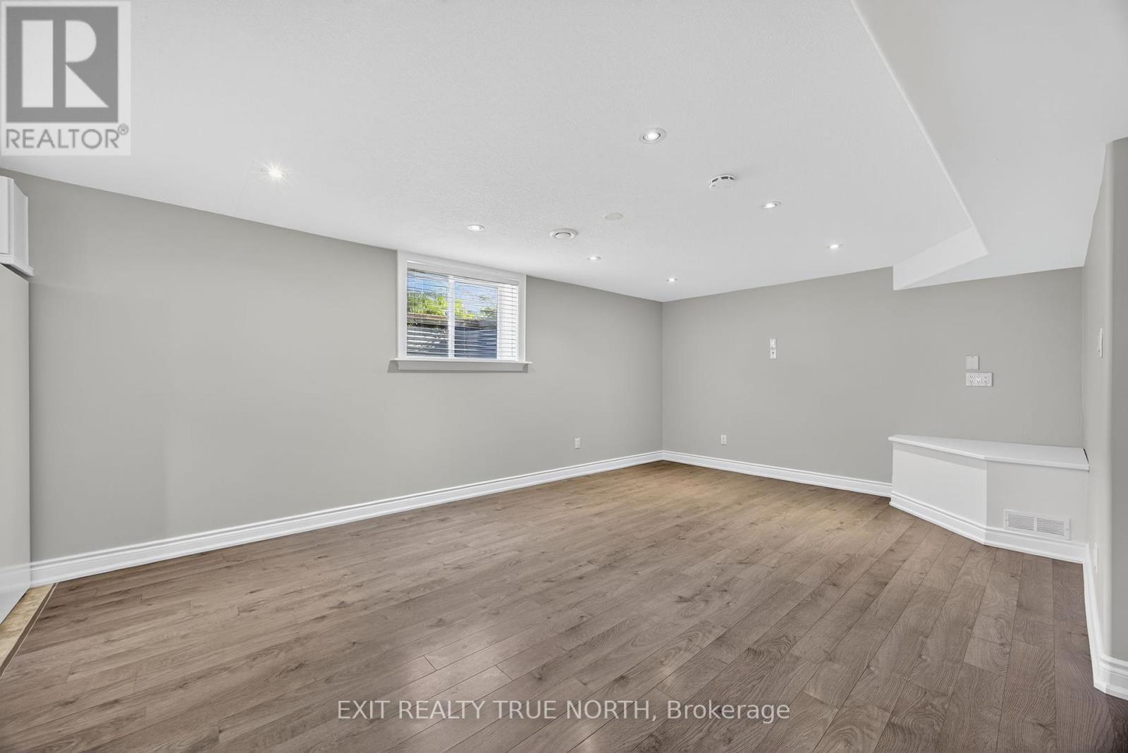 Photo 32 of 23 Janine Street, Barrie ON