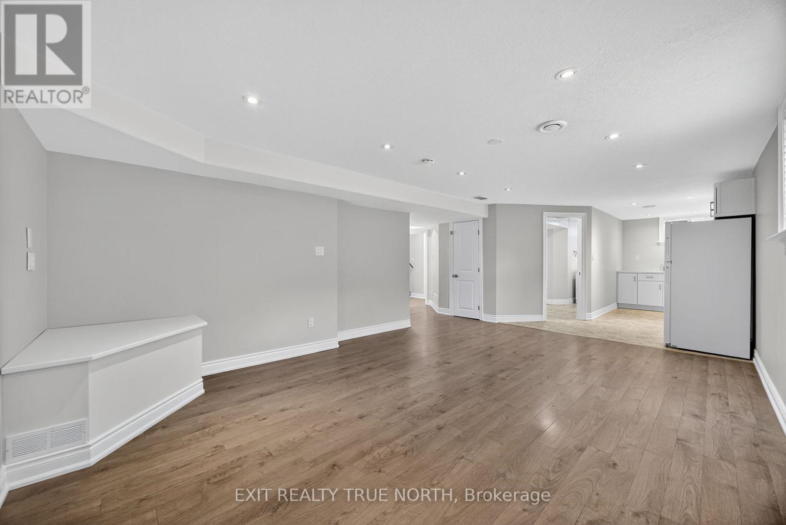 Photo 33 of 23 Janine Street, Barrie ON