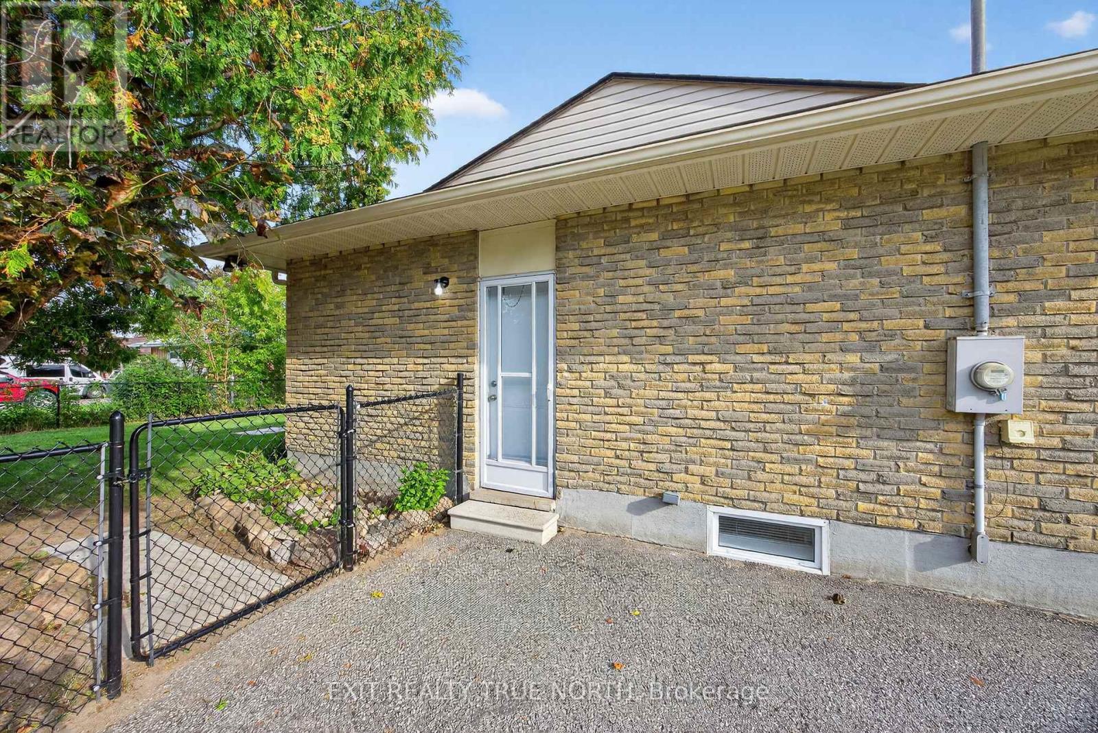 Photo 39 of 23 Janine Street, Barrie ON