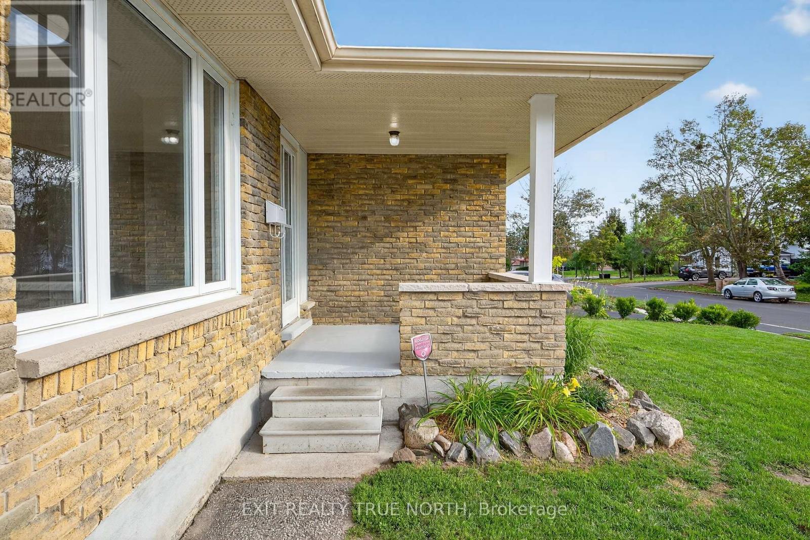 Photo 5 of 23 Janine Street, Barrie ON