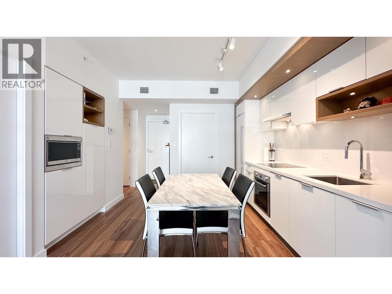 Photo 9 of 515 1661 Quebec Street, Vancouver BC