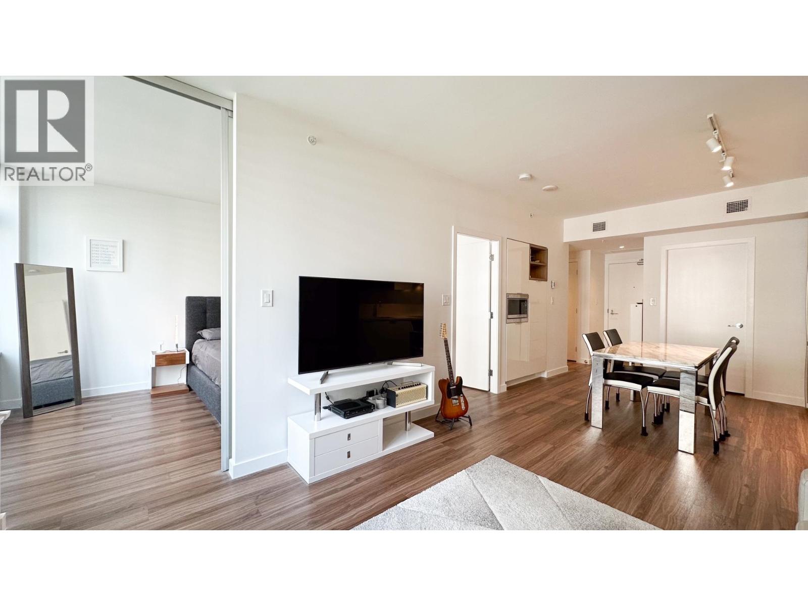 Photo 10 of 515 1661 Quebec Street, Vancouver BC