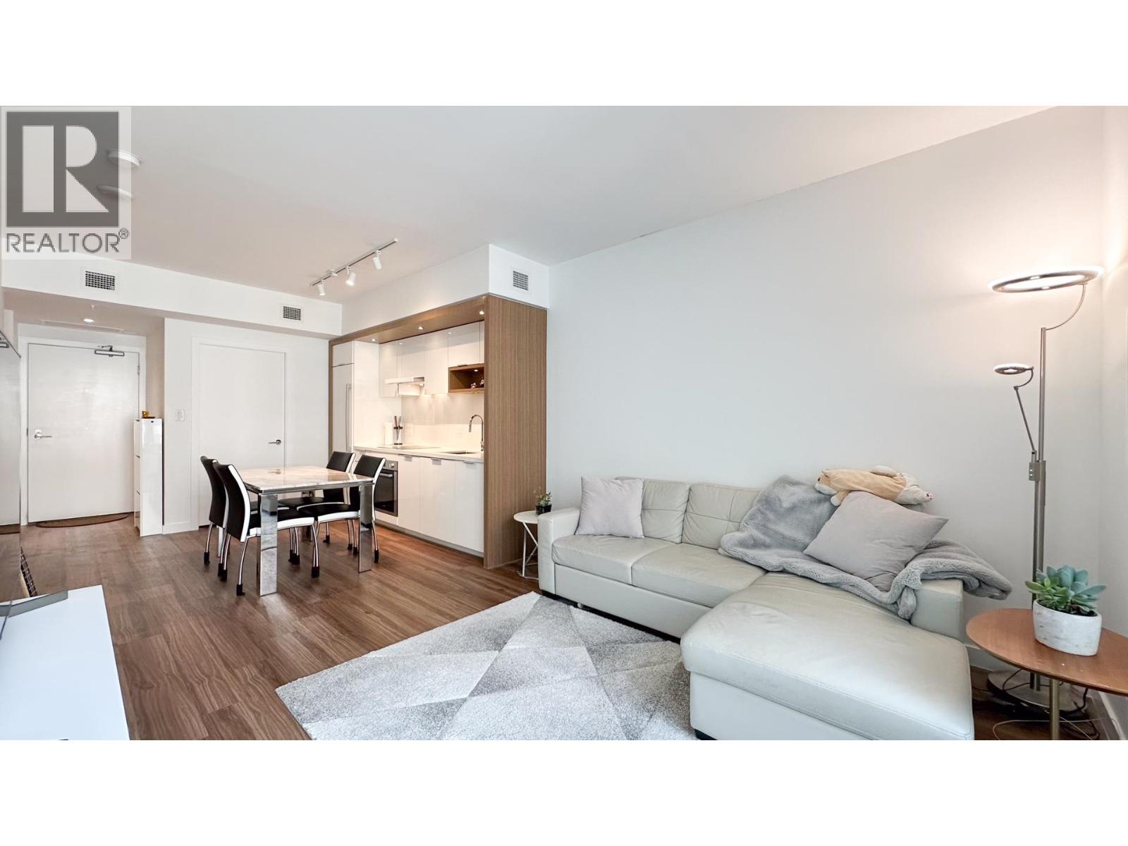 Photo 12 of 515 1661 Quebec Street, Vancouver BC
