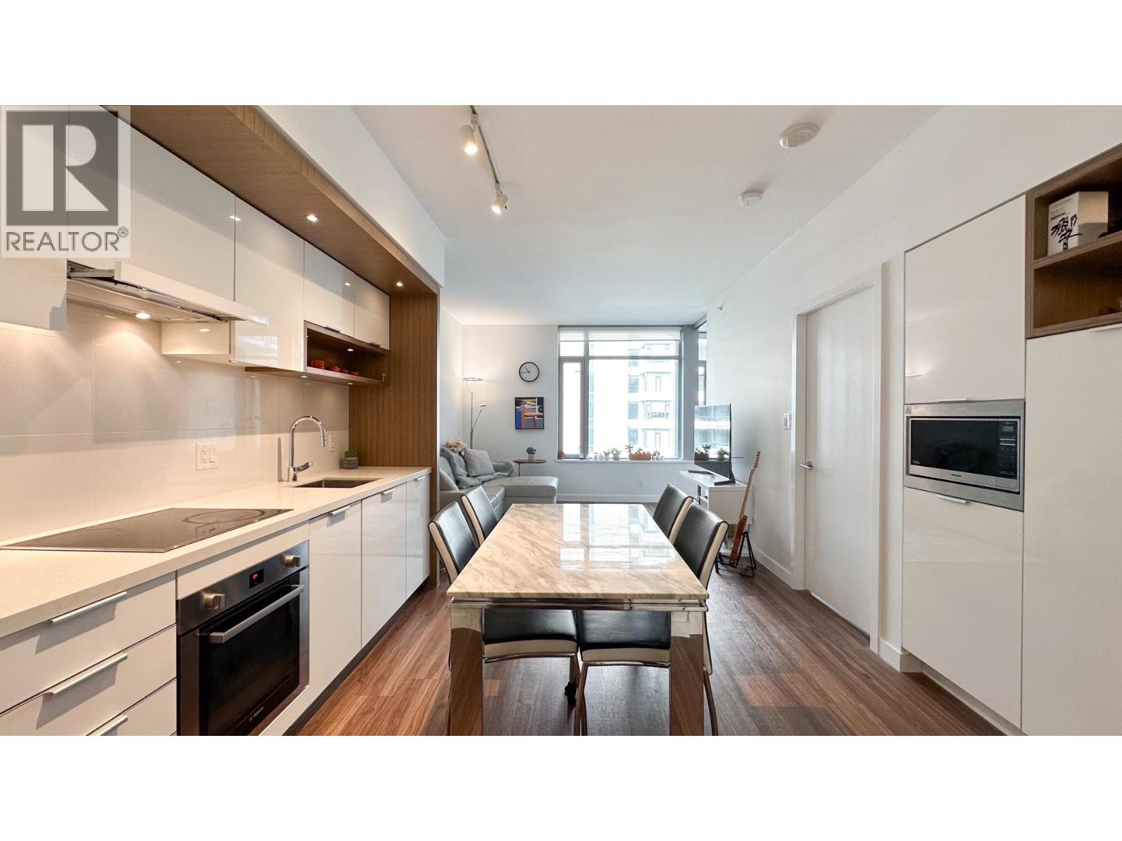Photo 7 of 515 1661 Quebec Street, Vancouver BC