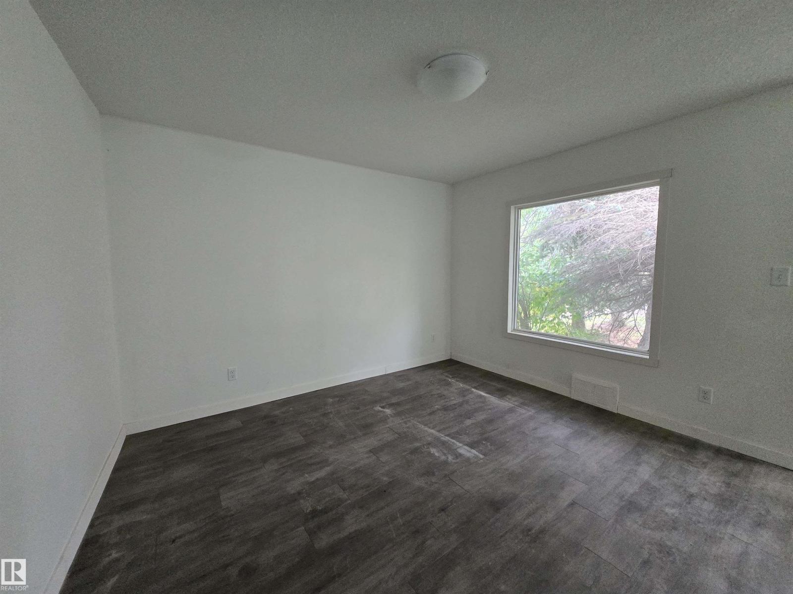 Photo 8 of 4513 53 Av, Wetaskiwin AB