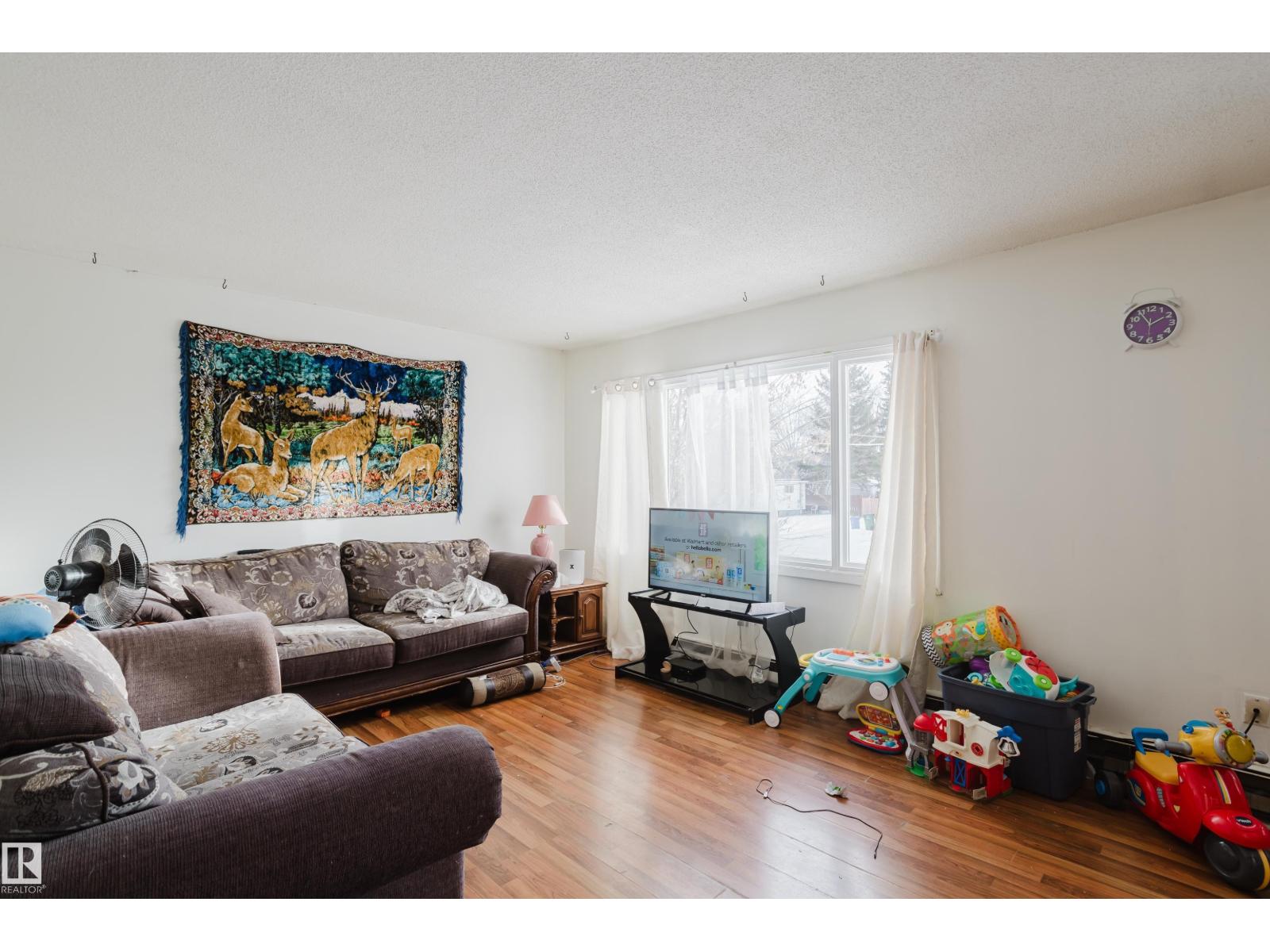 Photo 1 of 4501 47 St, Wetaskiwin AB