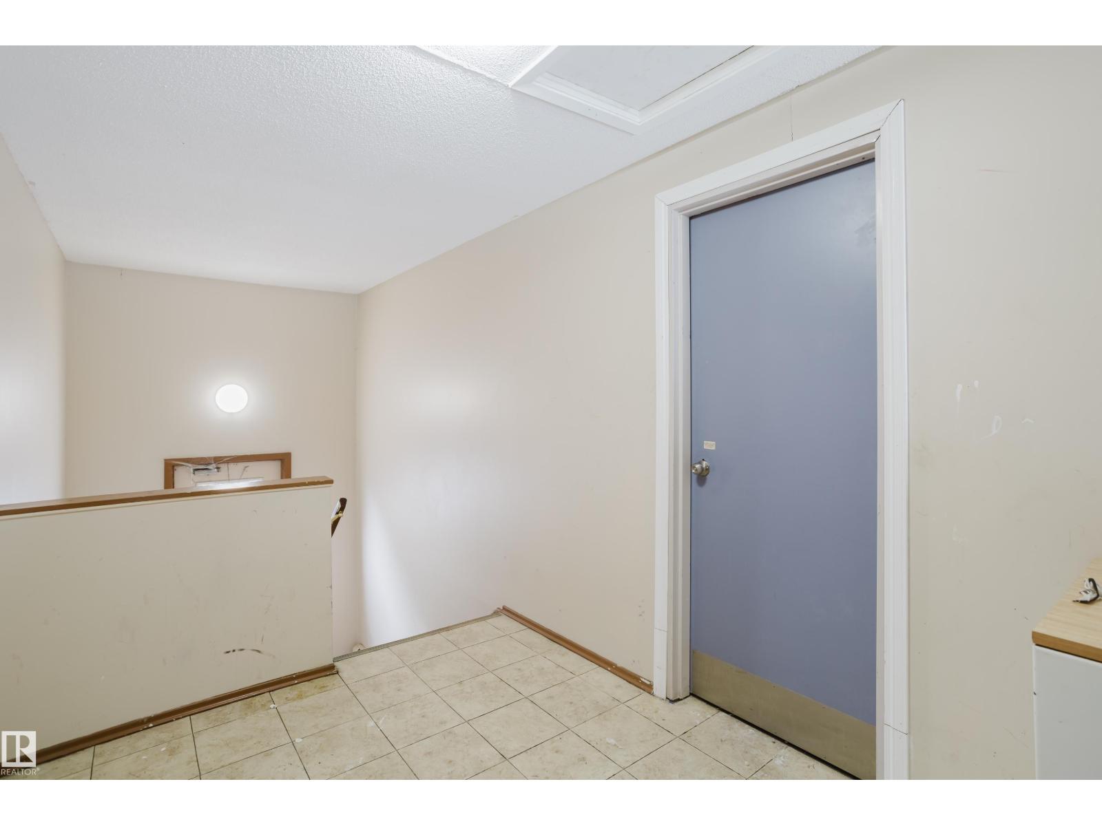Photo 4 of 4501 47 St, Wetaskiwin AB